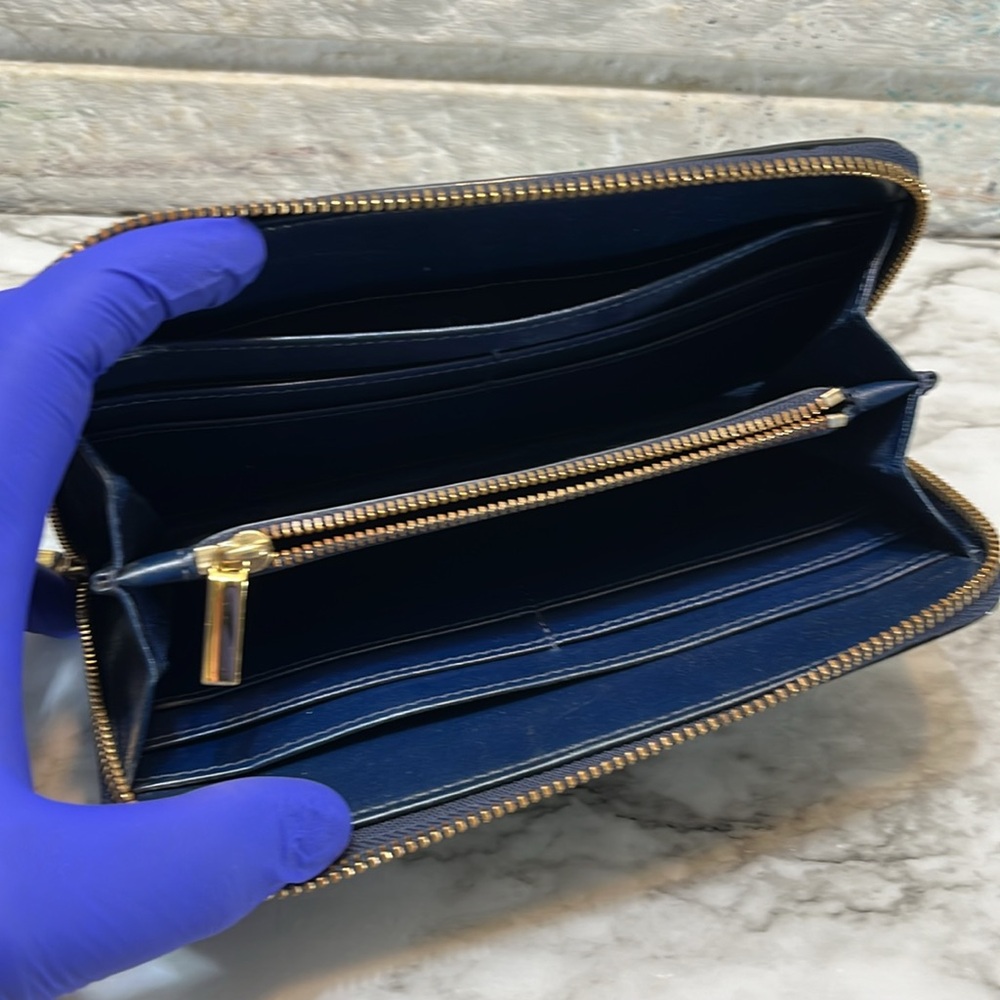 Tory Burch Midnight Blue Patent Leather Zip Continental Wallet Tory Logo GUC - Picture 8 of 13